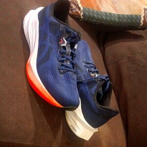 Men's Asics Dynablast 5 size 9